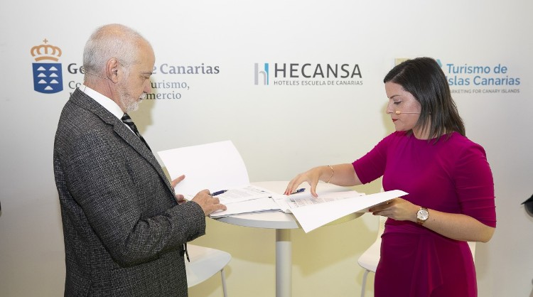 Firma del acuerdo entre Turismo de Canarias y Excelcan