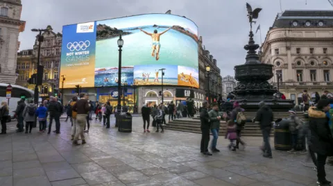 Campaña de Islas Canarias #NotWinter Game en Picadilly Circus
