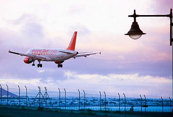 EasyJet, Islas Canarias