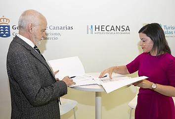 Firma del acuerdo entre Turismo de Canarias y Excelcan