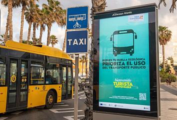 Mupi con uno de los mensajes para promover un turismo responsable