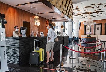 Los turistas deberán acreditar la realización de test con resultado negativo en covid-19 para acceder a los alojamientos de las Islas Canarias