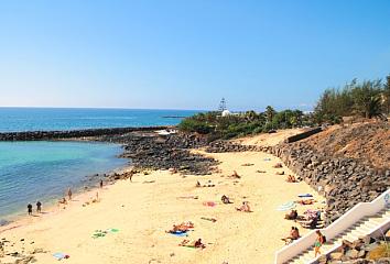 Turistas en la playa. Islas Canarias