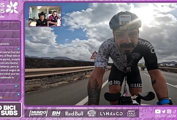 Un momento de la retransmisión en directo de Valentí Sanjuan durante el Club La Santa Ironman Lanzarote - Islas Canarias