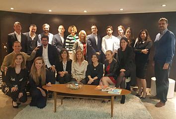 Jurado y ganadoras de Young Marketers 2017