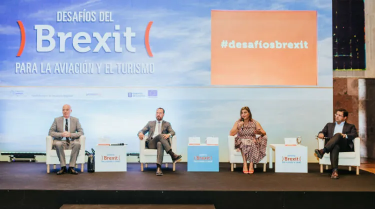 Participantes en la jornada "Desafíos del Brexit para la aviación y el turismo"